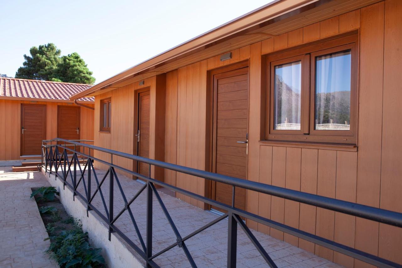 Hostal La Posada De Mari La Cabrera Eksteriør bilde