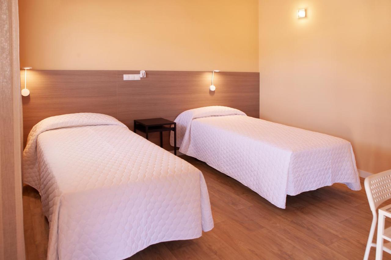 Hostal La Posada De Mari La Cabrera Eksteriør bilde