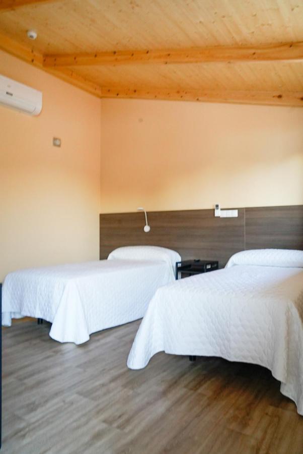 Hostal La Posada De Mari La Cabrera Eksteriør bilde